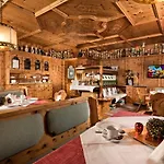 Sporthaus Troger Gasthof *