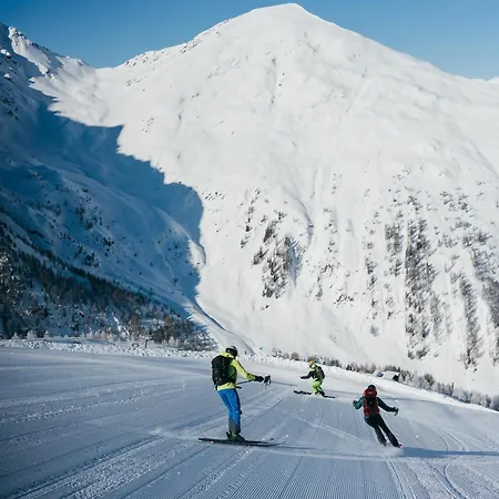 Sporthaus Troger Konukevi